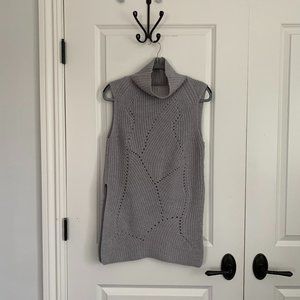 Aritzia Wilfred Turtleneck Sleeveless Sweater w/ Side Slits (M, Grey Lilac)